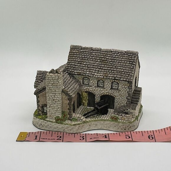 David Winter Tyddyn Siriol Charming Stone Cottage Figurine - Picture 5 of 7